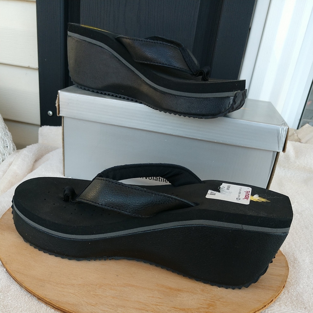Sold Volatile Style Mini Croco Black Leather Upper Size 9 New With Box - Picture 3 of 16